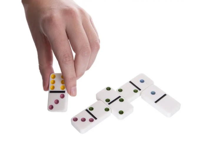 Гра настільна Доміно в металевій коробці