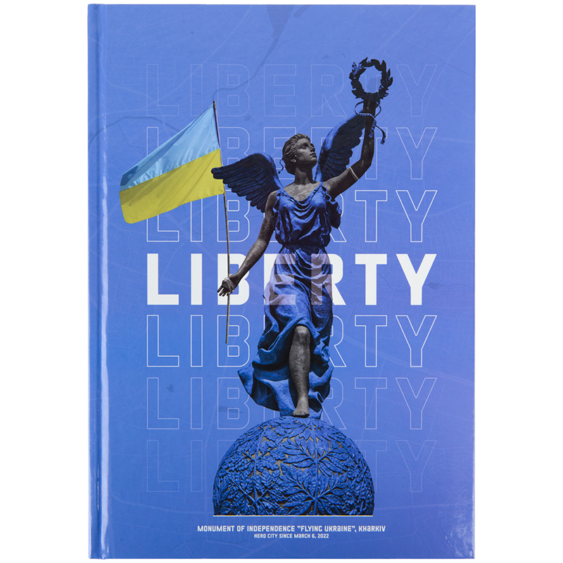 Книга записна А4 96 арк тв палітурка клітинка Liberty синя