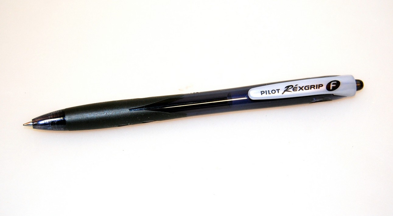 Ручка масляна автомат Pilot Rexgrip 0,7 чорна